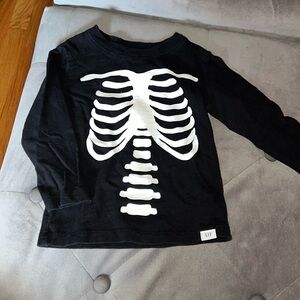 Baby Gap long sleeve graphic shirt size 18-24 months